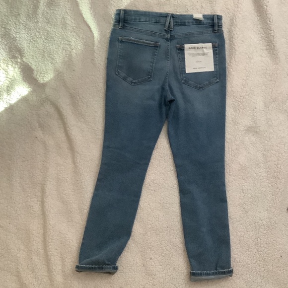 Good American Jeans - Picture 3 of 9